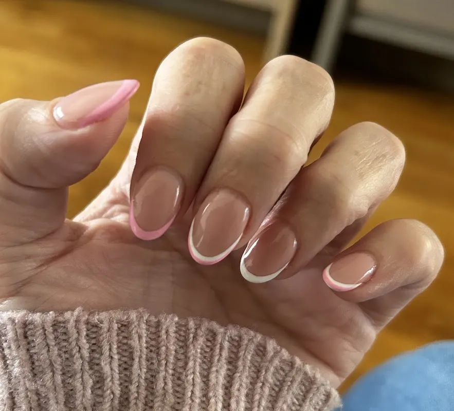 Charlotte’s Beauty & Nails