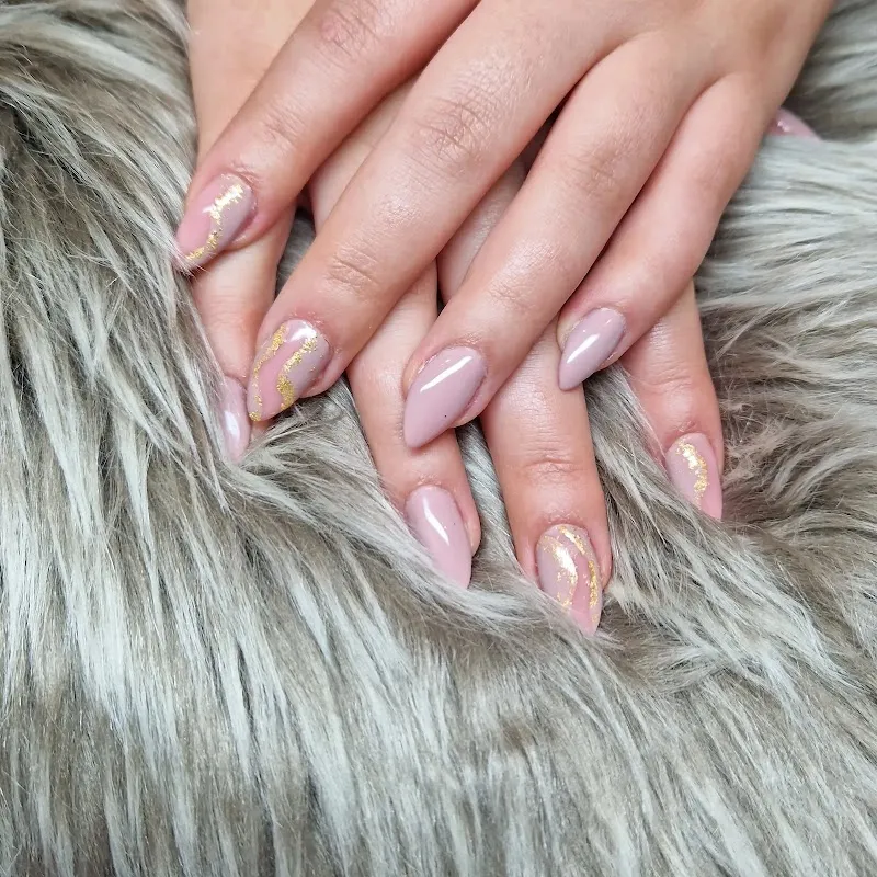 Kay’s Nails & Lashes