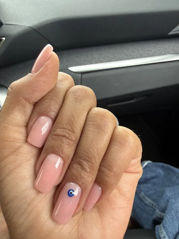 Linee’s Nails